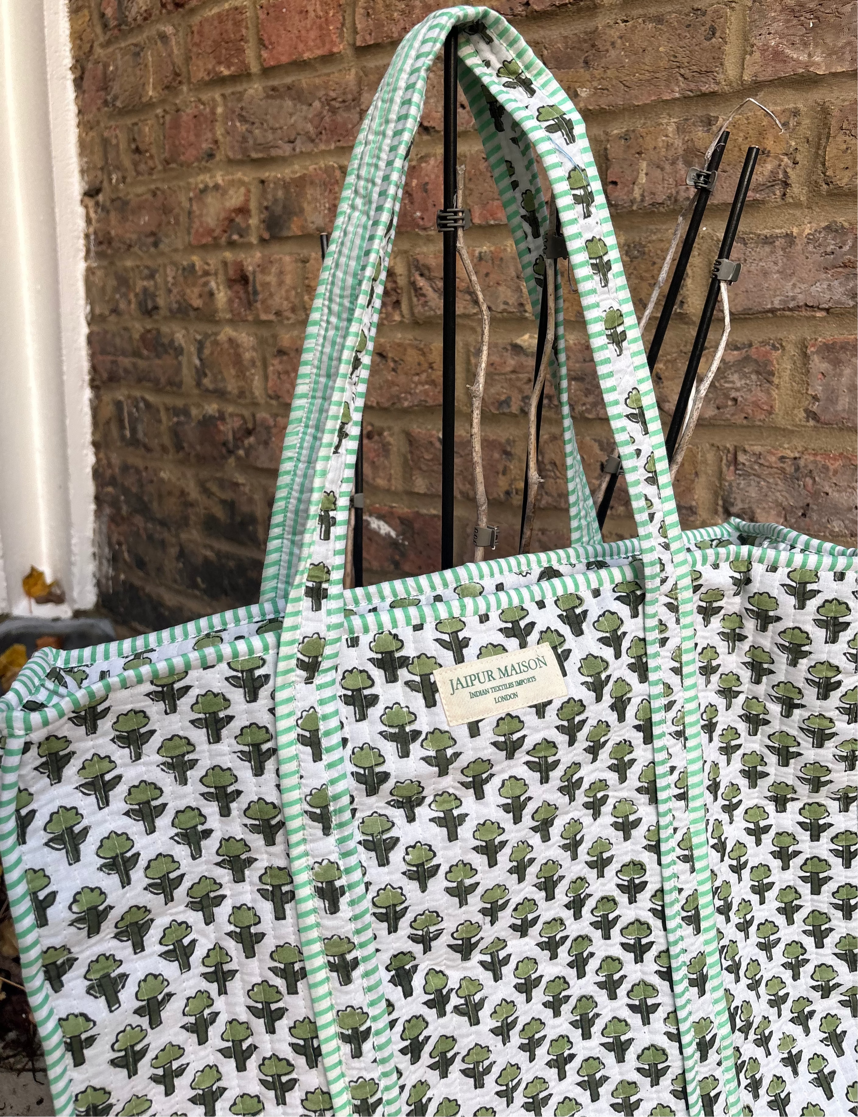 The EVERYTHING BLOCK PRINT TOTE - GREEN APPLE
