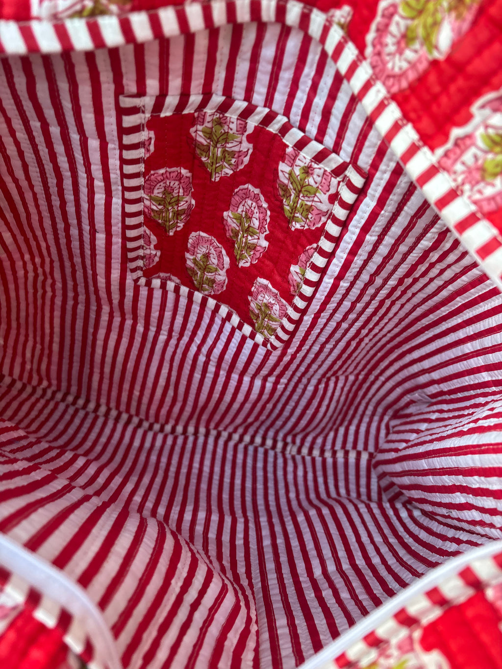 The EVERYTHING BLOCK PRINT TOTE - CHERRY